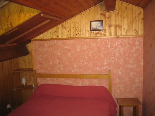 Location Val Cenis : chambre fermée lit double