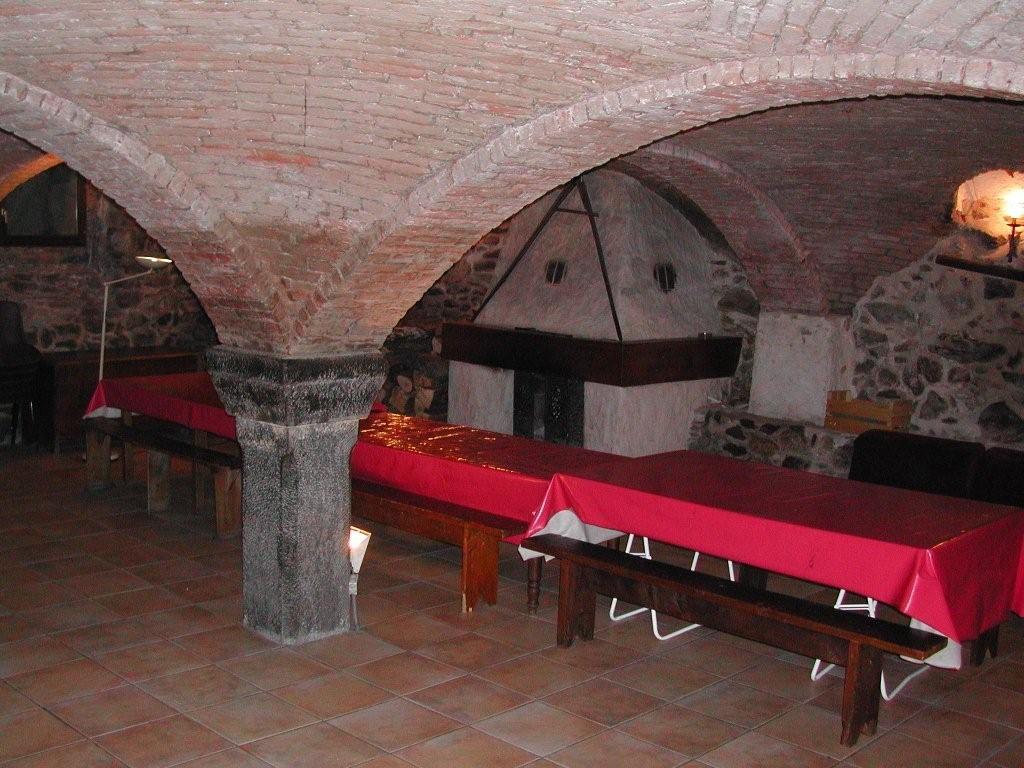 Location La Norma : Grande salle d' h�tes avec chemin�e