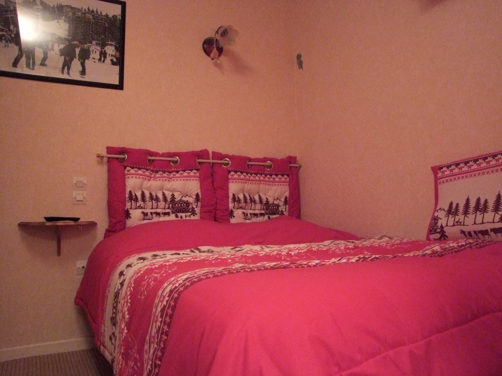 Location Avoriaz : chambre 1 avec couloir et terrasse lit 140/190