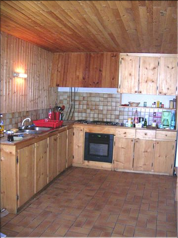 Location Tignes : Le s�jour, c�t� cuisine