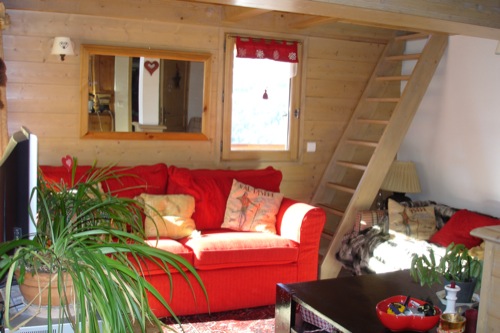 Location Meribel : salon �quip� de deux canap�s