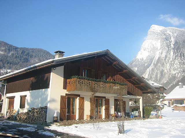 Location Samoens : Le chalet c�t� sud