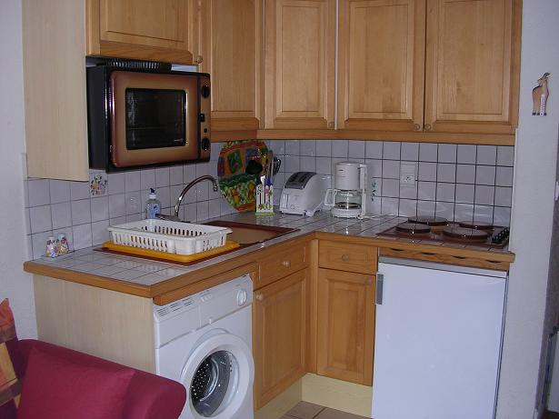 Location Samoens : Cuisine avec machine � laver