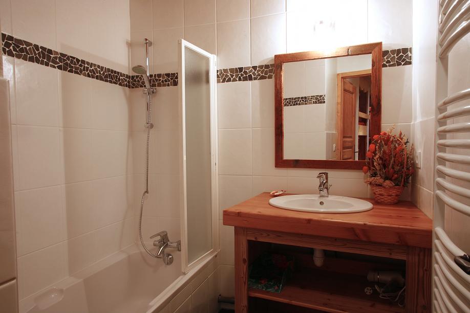 Location Valloire : Une grande salle de bain