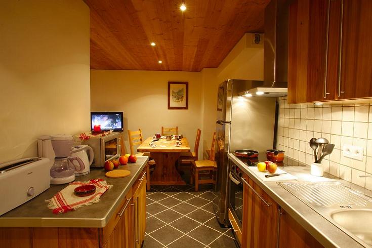 Location Valloire : Une cuisine tres bien equipee : lave vaisselle, fo