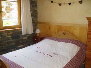 Location Bessans : chambre acec 1 lit double