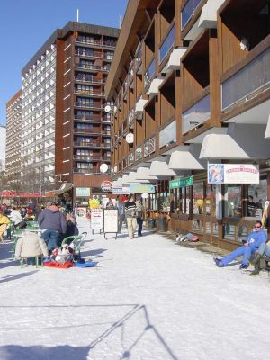 Location Le Corbier : vue du nfront de neige