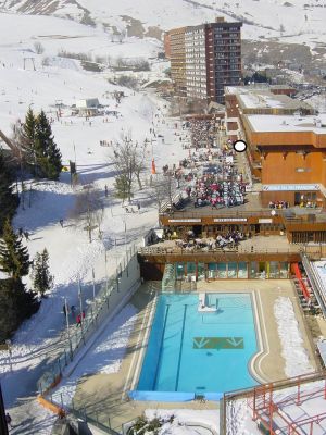 Location Le Corbier : Vue du coeur de la station , appartements juste